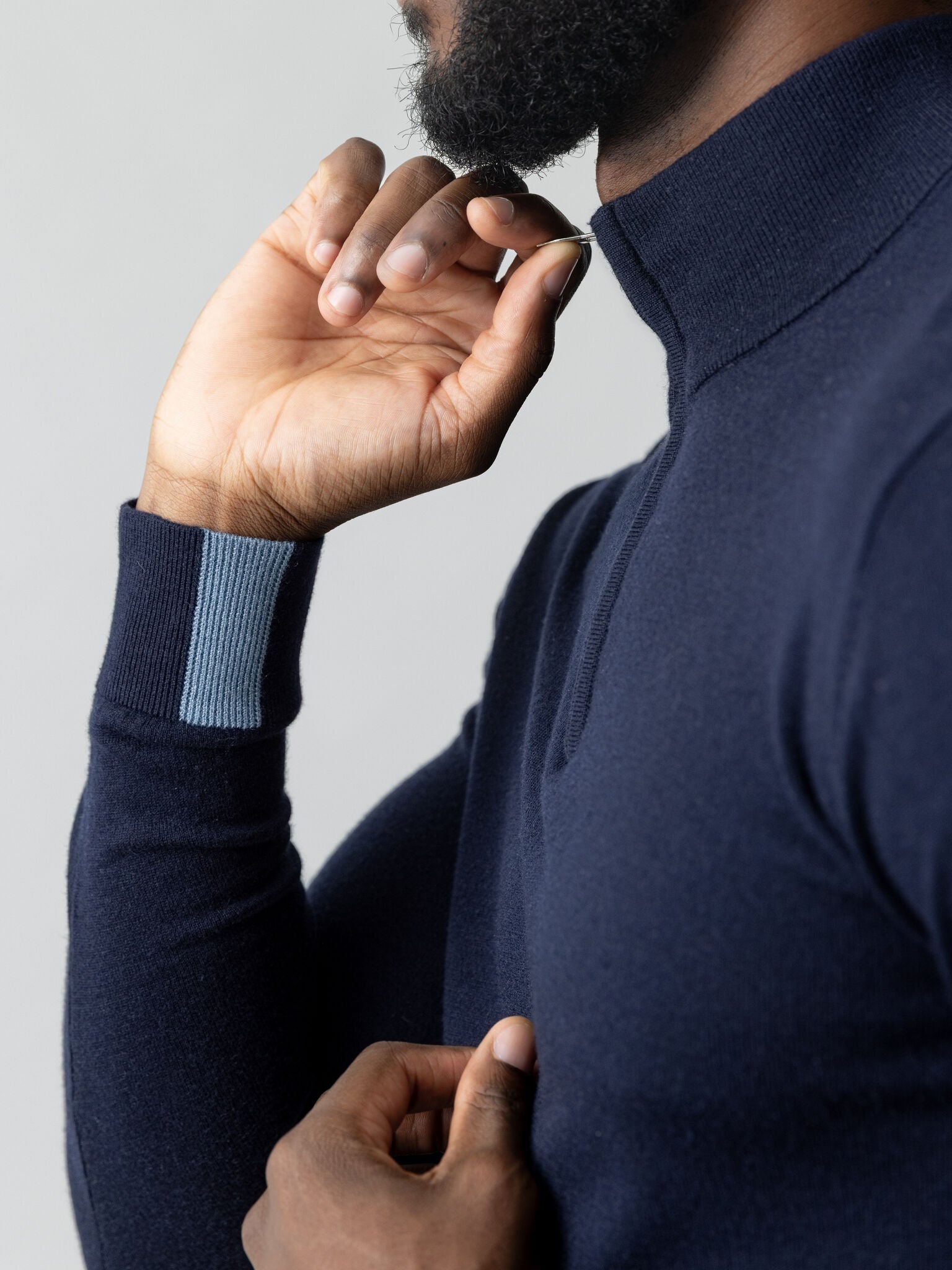 Modelshot / Navy / Detail